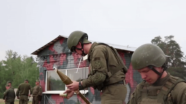 Hiện tại súng chống tăng PSRL-1 của Mỹ sản xuất chỉ dùng cho xuất khẩu, hoặc viện trợ cho các đồng minh vốn quen dùng những loại khí tài trước đây của Liên Xô.