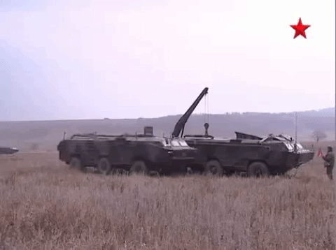Trong số những vũ khí Ukraine đang sở hữu phải kể đến tên lửa đạn đạo cực kỳ nguy hiểm OTR-21 Tochka-U. Loại tên lửa được mệnh danh là "Dấu chấm hết" này có thể phá hủy cả binh đoàn xe tăng.