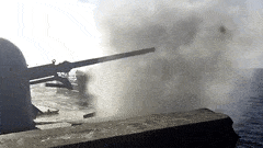 Một trong những đặc điểm "ăn tiền" nhất của khẩu pháo hạm này đó là có tốc độ bắn cực nhanh, tối đa có thể lên tới 85 viên/phút - nghĩa là cứ 3 giây khai hỏa hai lần.