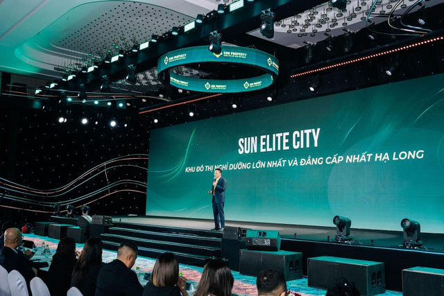 Đại diện Sun Property giới thiệu dự án 5.jpg
