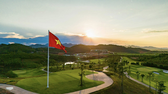 Văn Lang Empire T&T Golf Club 555.png