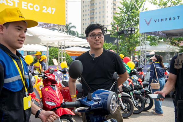 Anh Vũ Thanh Nam tại sự kiện “Đổi xăng lấy điện” 2-3872.jpg