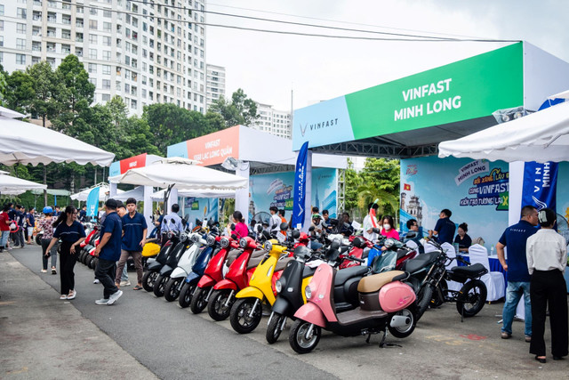 Sự kiện “Đổi xăng lấy điện - Cùng VinFast kiến tạo tương lai xanh” diễn ra tại công viên Gia Định (Gò Vấp, TP.HCM) trong 2 ngày 14-15/6. a1.jpg