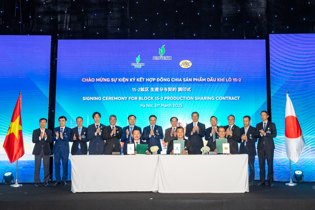 Lễ ký Hợp đồng chia sản phẩm dầu khí Lô 15-2 anh-3.png