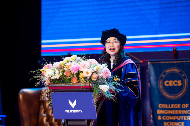 TS. Lê Mai Lan - Chủ tịch Trường ĐH VinUni phát biểu khai mạc Lễ tốt nghiệp anh-3.jpg