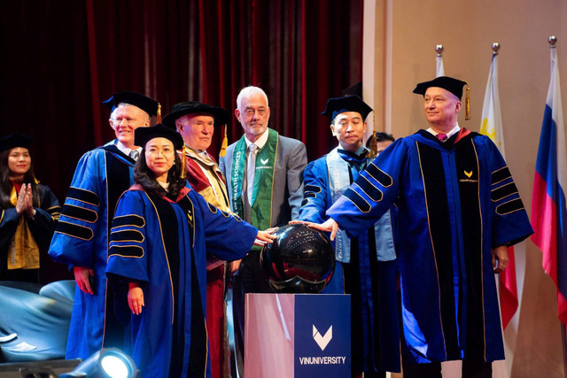 VinUni là điểm đến thu hút các giảng viên tài năng và nhiệt huyết từ nhiều đại học danh tiếng trên thế giới. anh-2.jpg