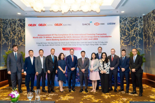 Các bên tham gia Lễ công bố hoàn tất giao dịch bảo lãnh khoản vay không ràng buộc trị giá 79 triệu USD cho GELEX. 11.jpg