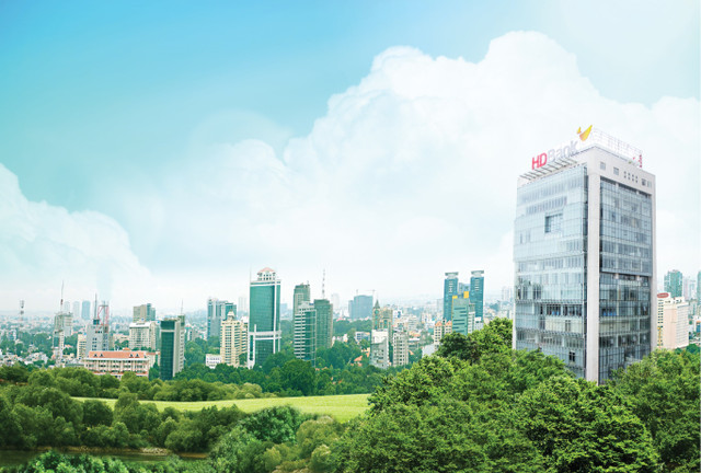 HDBank luôn đồng hành cùng doanh nghiệp và Chính phủ trong các dự án trọng điểm về chuyển đổi năng lượng, năng lượng tái tạo và điện khí LNG. toa-nha-hdbank.jpg
