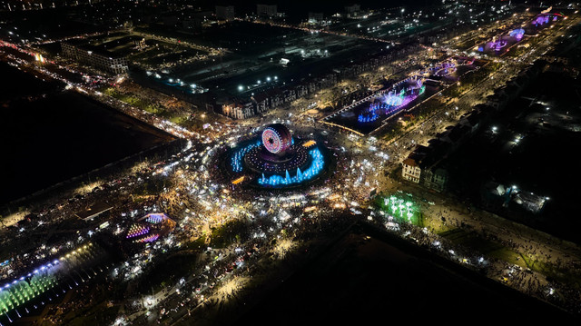 Trục đại lộ lễ hội đã hiện hữu là điểm nhấn trong hệ tiện ích tại Sun Urban City (Ảnh: Ánh Dương) s1.jpg