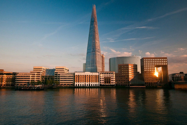 The Shard - ngọn tháp điêu khắc nổi lên từ dòng sông Thames nước Anh. 1.jpg