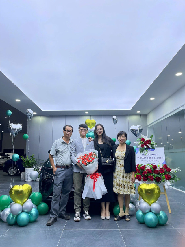 Gia đình anh Hùng đã thay đổi cái nhìn về xe điện sau khi trải nghiệm VF 7. a2.jpg