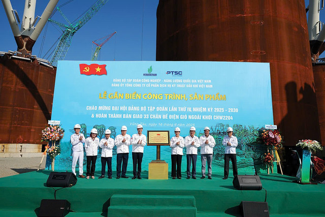 Lễ gắn biển công trình, sản phẩm Chào mừng Đại hội Đảng bộ Petrovietnam lần thứ IV, nhiệm kỳ 2025-2030 a2-1.jpg