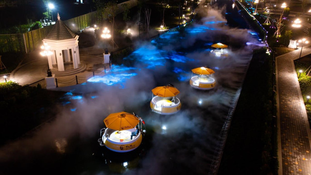Dòng sông Ánh sáng tại Thành phố Thiên niên kỷ T&T City Millennia vừa được chính thức công nhận là Tuyến đường thủy trong khuôn viên Khu đô thị tích hợp hệ thống phun sương và công nghệ trình chiếu âm thanh, ánh sáng dài nhất. 4.jpg