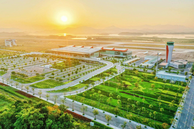 Cảng Hàng không quốc tế Vân Đồn phát huy vai trò cửa ngõ giao thông chiến lược. Ảnh: Ánh Dương 4.jpg