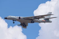 Oanh tạc cơ chiến lược H-6 Trung Quốc xuất hiện gần biên giới Ấn Độ