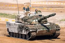 Trung Quốc khoe xe tăng hạng nhẹ Type15, hạ được T-90S Ấn Độ từ 2000m? 