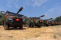 Pháo tự hành PCL-181 Trung Quốc điều đến biên giới có bằng M777 Ấn Độ?