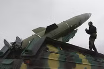 Tên lửa Tochka-U Syria khai hỏa tập kích đoàn xe quân sự Thổ Nhĩ Kỳ 