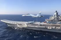 "Bùa hộ mệnh" giúp tàu sân bay di chuyển chậm vẫn khó trúng tên lửa 