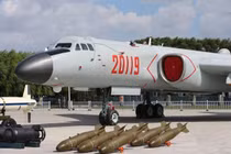 Oanh tạc cơ H-6K từng xuất hiện ở Biển Đông nguy hiểm thế nào?