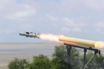 Sức mạnh tên lửa Helina của Ấn Độ vừa thử nghiệm thành công 