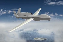 "Ác điểu" MQ-4C Triton Mỹ bay trên Biển Đông, soi hải quân Trung Quốc