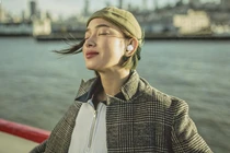 Châu Bùi “update” phiên bản tràn đầy năng lượng ngay sau khi rời khu cách ly