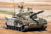 Trung Quốc khoe xe tăng hạng nhẹ Type15, hạ được T-90S Ấn Độ từ 2000m? 