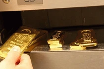 Muốn két sắt lúc nào cũng chật tiền, bạn đừng quên bỏ những thứ sau vào để kích lộc