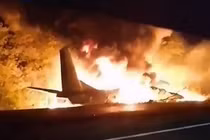 Hãi hùng hiện trường máy bay An-26 rơi khiến 25 người chết ở Ukraine