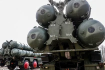 Nhờ phòng không S-400 Nga "bảo kê", máy bay Iran an toàn trước Israel