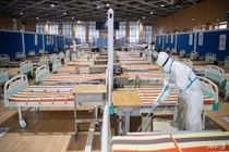 Vũ Hán xuất hiện nhiều bình tro cốt: 10.000 người “chết vì nguyên nhân khác“?