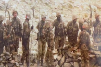 Lộ ảnh nghi Trung Quốc mang vũ khí cận chiến đến tiền đồn Ấn Độ 