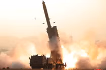 Thế giới điên đảo Covid-19, Triều Tiên âm thầm phóng "tên lửa đa nòng khổng lồ"