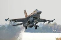 Tiêm kích F-16I Israel vượt qua phòng tuyến S-400 oanh tạc vào Syria 