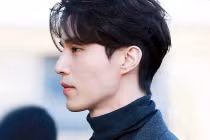 Đàn ông có 6 nét quý tướng này nổi tiếng yêu vợ thương con