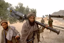 Trực thăng Nga xoay sở thế nào giữa rừng tên lửa vác vai Stinger trong tay phiến quân Syria?