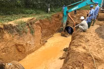 Đã cấp nước trở lại sau sự cố rò rỉ đường ống nước sông Đà