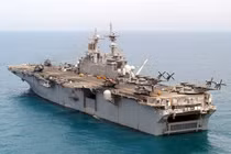 Tàu đổ bộ tấn công liên tục cháy, Hải quân Mỹ thiệt hại bao nhiêu?