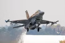 Tiêm kích F-16I Israel vượt qua phòng tuyến S-400 oanh tạc vào Syria 