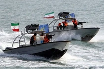 Xuồng cao tốc Iran mang vũ khí gì mà tự tin "cà khịa" tàu chiến Mỹ?