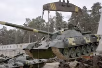 Tăng thiếp giáp Ukraine mạnh lên gấp bội khi tiếp nhận T-72AMT 