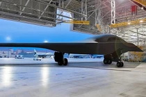 Máy bay ném bom B-21 có thể qua mặt S-400 Nga dễ dàng?