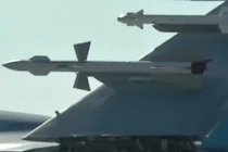 Sức mạnh "sát thủ" R-27 Su-35 mang theo khi "cà khịa" P-8A của Mỹ