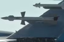 Sức mạnh "sát thủ" R-27 Su-35 mang theo khi "cà khịa" P-8A của Mỹ