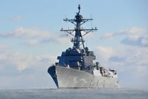 Tàu USS Rafael Peralta của Mỹ áp sát vùng biển Trung Quốc tập trận 