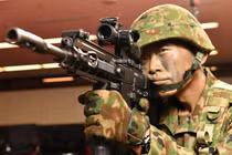 Điểm lạ trên súng trường tấn công Type-20 mới cứng của Nhật Bản 