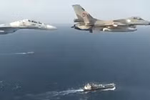 Lần đầu F-16 và Su-30MK2 Venezuela phối hợp bay hộ tống tàu dầu Iran 