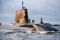 Tàu ngầm hạt nhân Anh đã áp sát bờ biển Iran, sẵn sàng khai hỏa?