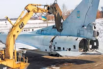 Tự hủy loạt máy bay Tu-22 và tên lửa Kh-22: Nỗi tiếc nuối của Ukraine